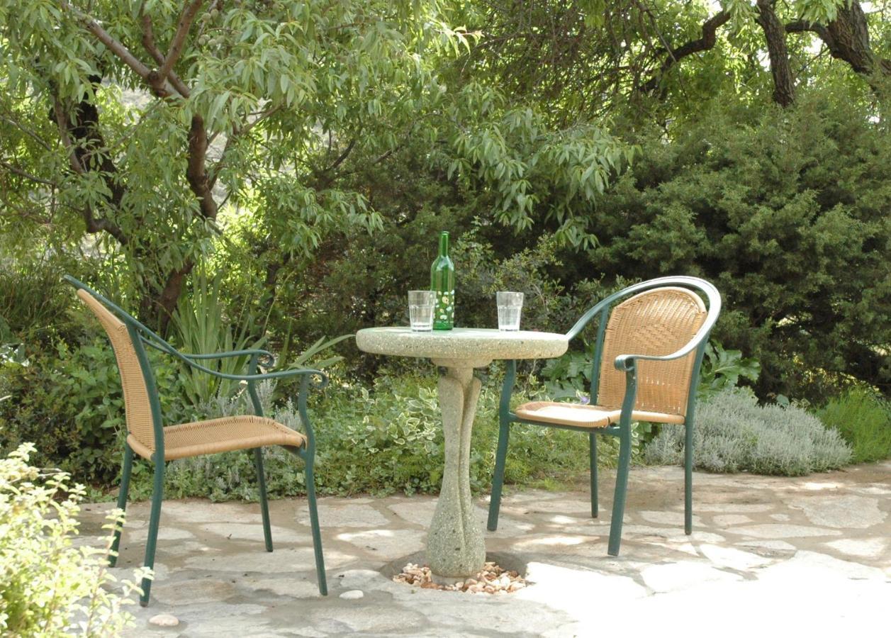 To The Garden Guest House Angairia Exterior photo