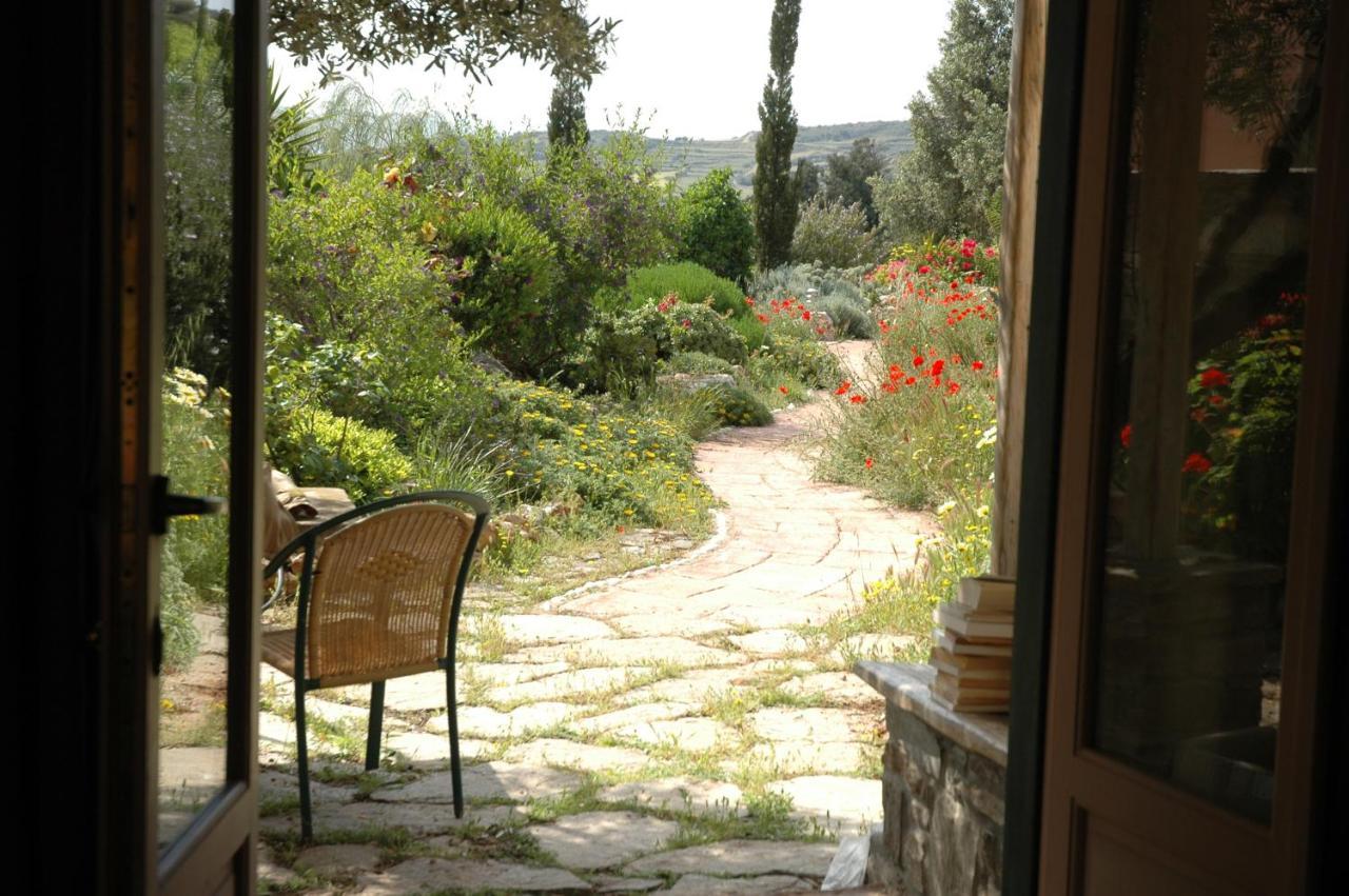 To The Garden Guest House Angairia Exterior photo